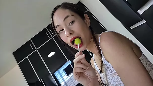My dick is as delicious as a lollipop, try it