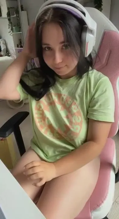 Eu realmente quero ser sua gamer girl curvilínea, posso?