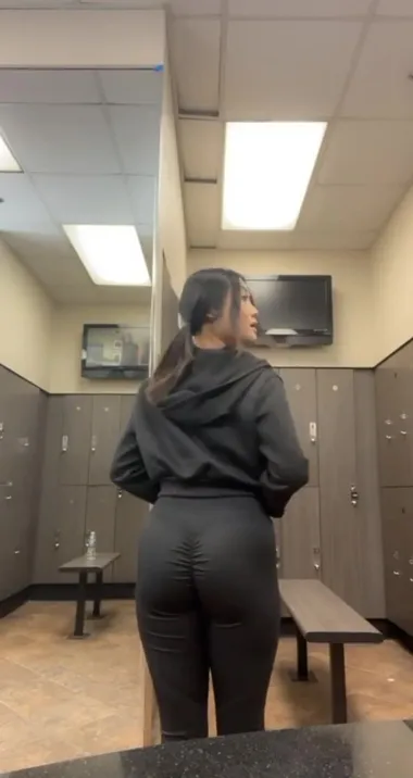 Do you like Asians with juicy ass??