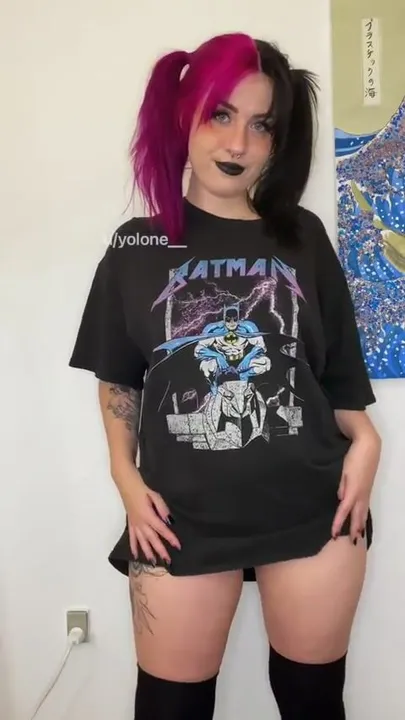 Small goth titties at your service <3