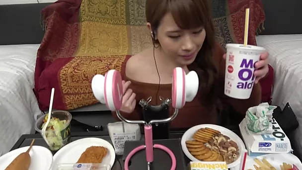 Chica japonesa asmr follada con la polla gorda de su seguidor