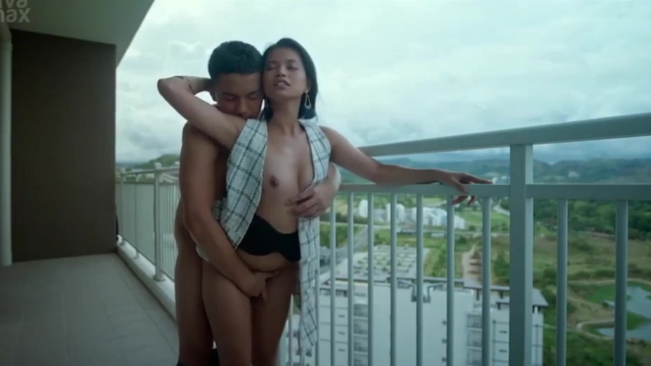 926px x 521px - Hottest scenes from Iskandalo movie with naked Asian beauty