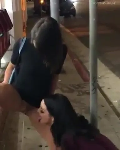 Uno dei video pipì di 2 ragazze più piccanti che abbia mai visto