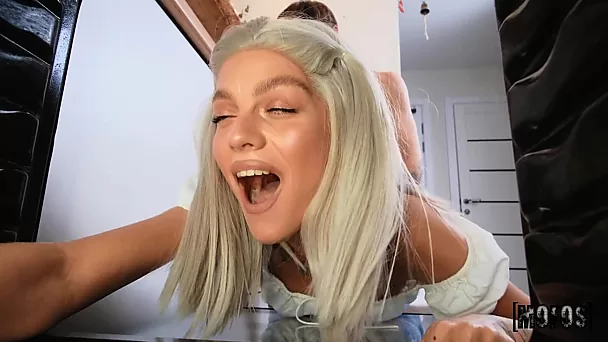 Blonde got into the oven to wash it and suddenly felt a hard dick in her pussy