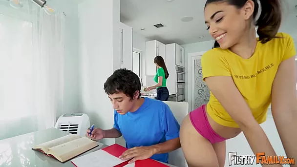 Lexi Luna, Harmony Wonder and Ricky Spanish is a real filthy stepfamily