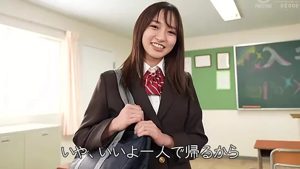 Zierliches schlankes japanisches College-Mädchen wird verrückt nach Schwanzlutschen und Reiten