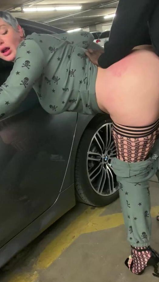 Bbw Garage Sex - BBW Milf gets her pussy filled with cum at a parking lot