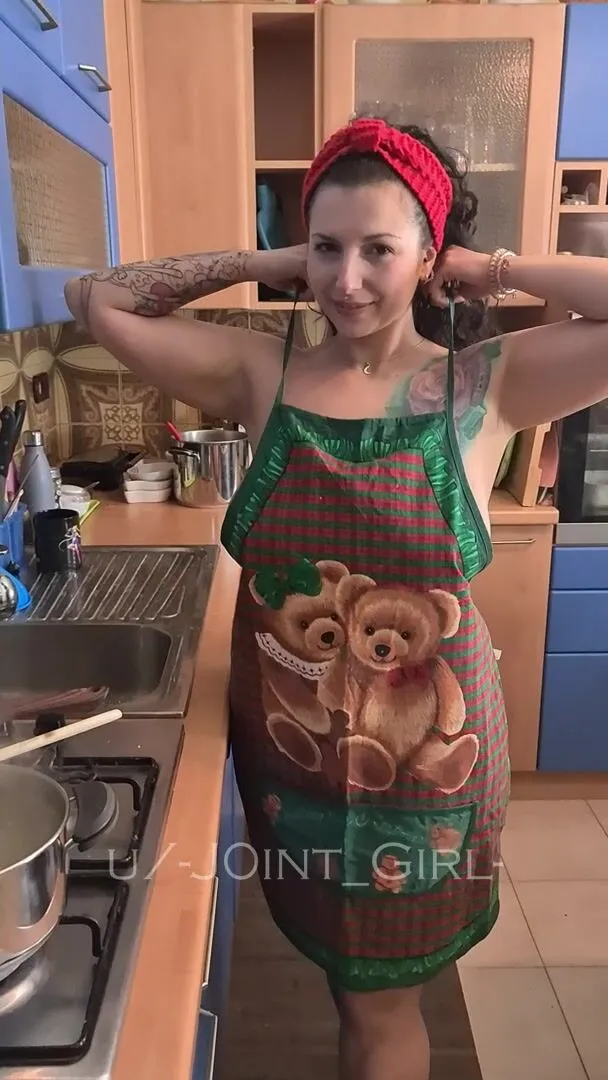 La mamma del tuo amico ha preparato qualcosa di speciale, ti fermi a cena?