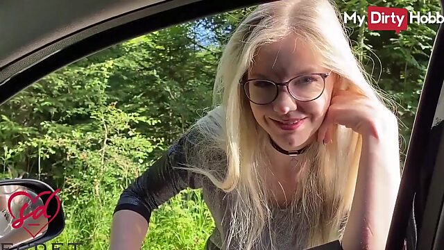 Blonde wants to try sex outdoors