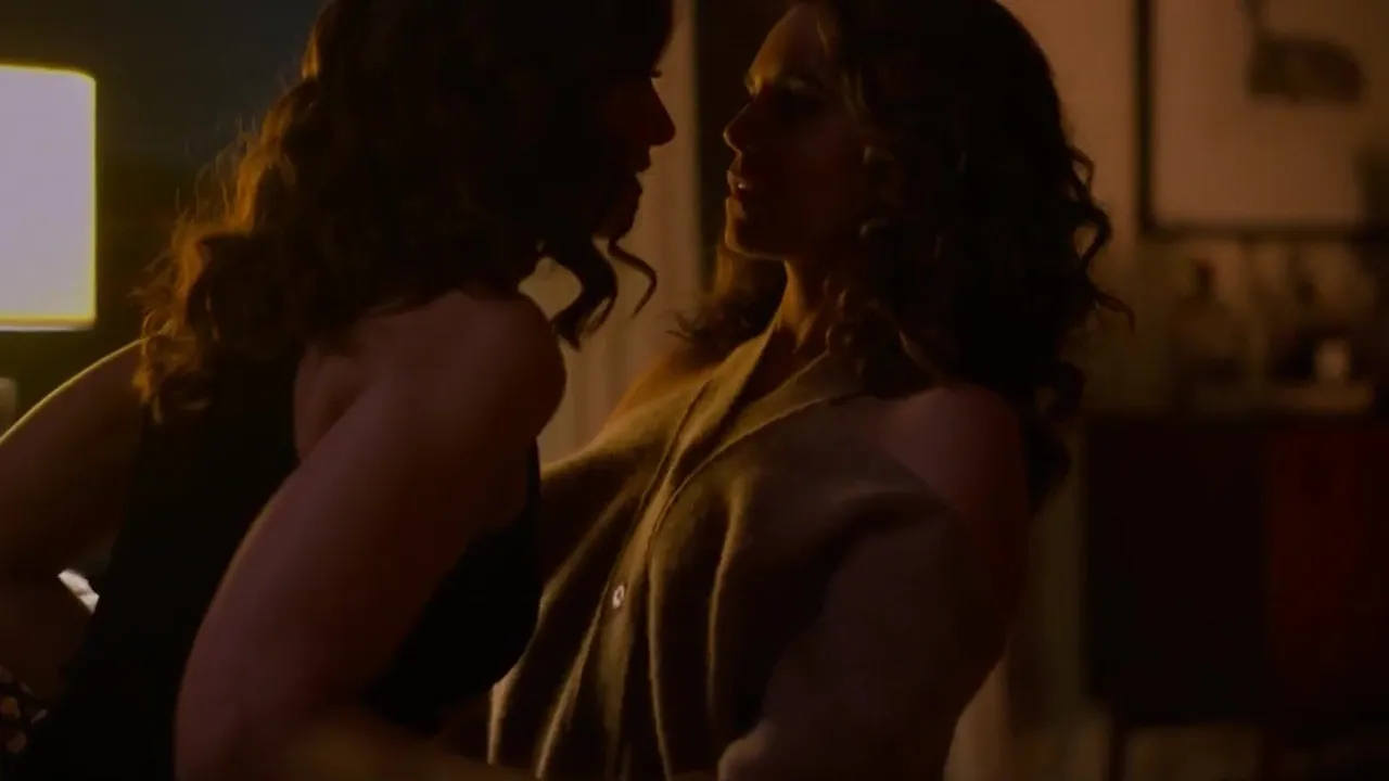 Jennifer Beals e Sepideh Moafi - Uma das cenas mais sexy do cinema