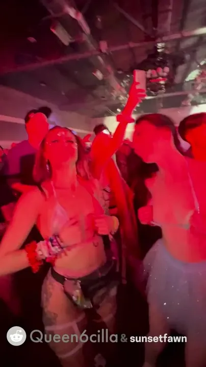Everyone around us was so distracted they didn't even see me and u/sunsetfawn flashing at our last rave