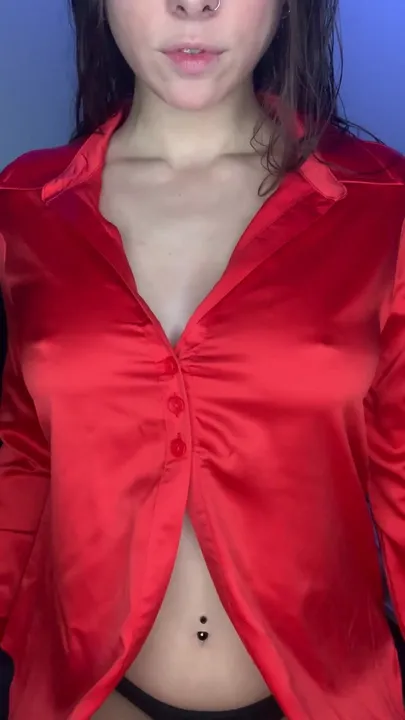 silk top, spectacular titties