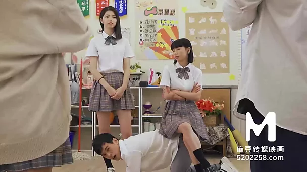 Challenge boys vs girls turned into hard fuck with Japanese in school uniform