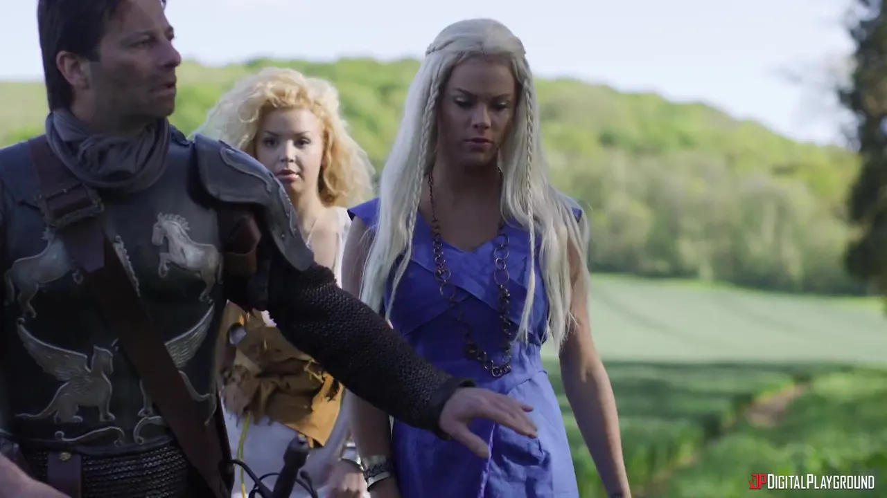 Game Of Thrones Big Tits - Game Of Thrones outdoor 3some sex scene with blonde Daenerys