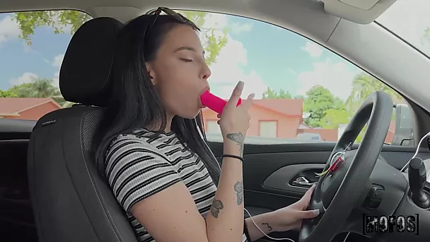 Gianna Ivy craves for a cock right in the car - Mofos