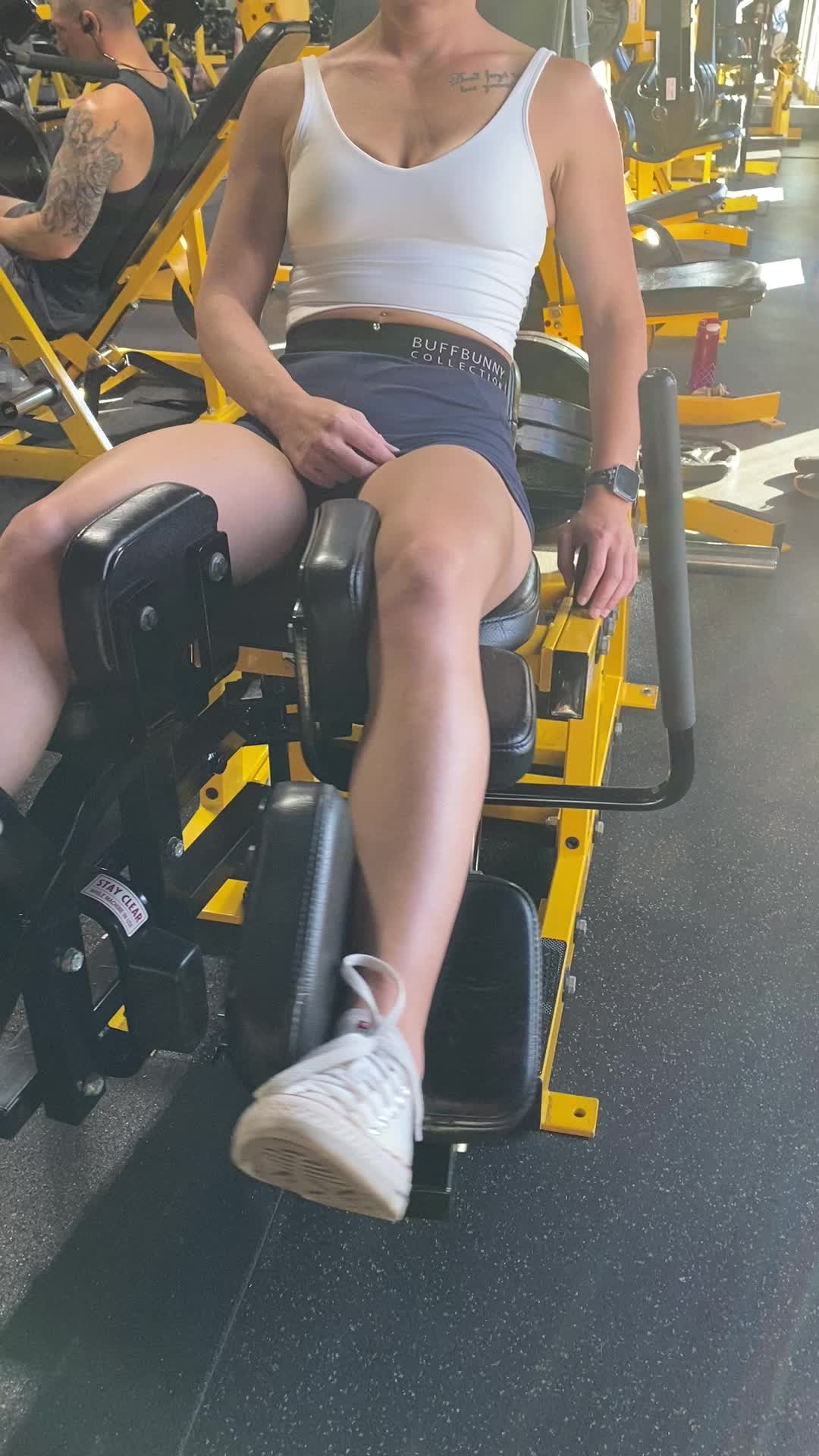 Workouts are more fun with no panties 😉 (F)