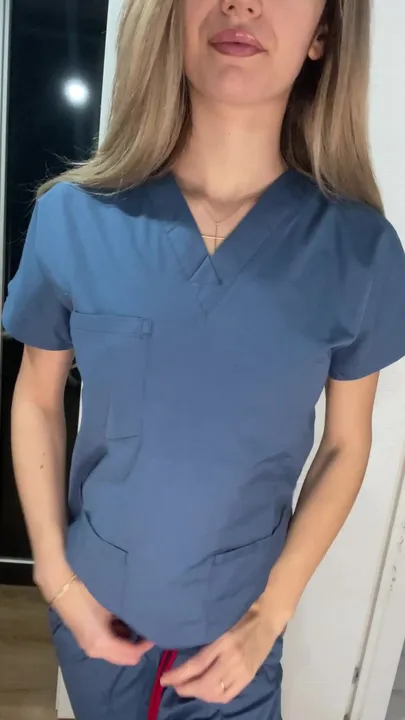 Here's your daily dose of nursing student boobs ❤️