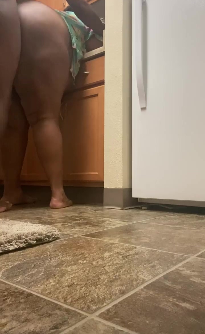 Fucked a big-ass BBW ebony stepmom in the kitchen picture image