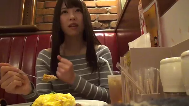 19yo Japanese teen fucks hard with her new BF after the date