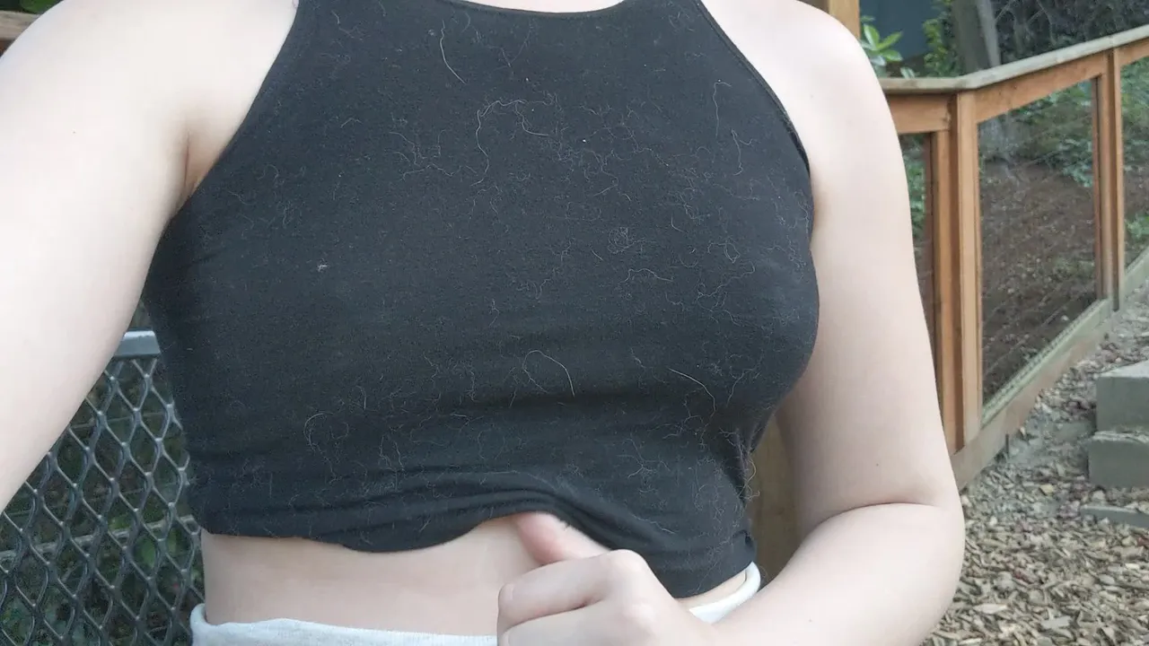 I'm trying to find someone to fuck me at the park, but flashing is enough for now 