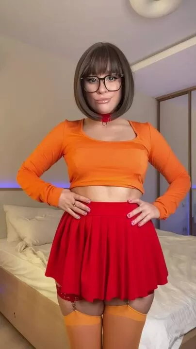 Velma ze Scooby doo autorstwa Julii Zuzu