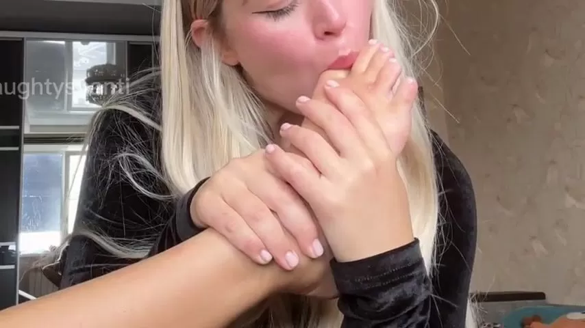 I can’t resist sucking my toes, how about you?