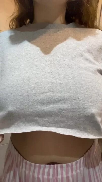 ¿Prefieres correrte en mi cara o en mis tetas?