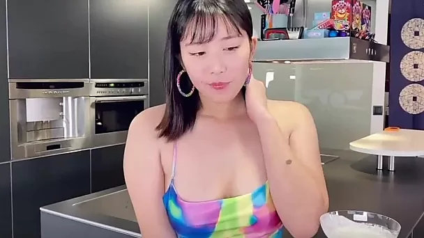 Invited asian woman to his home and fucked her in the kitchen
