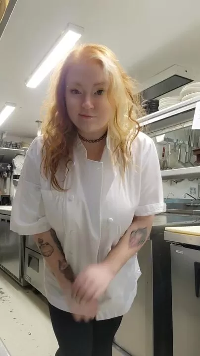 Would you let this chubby Chef cook you dinner?