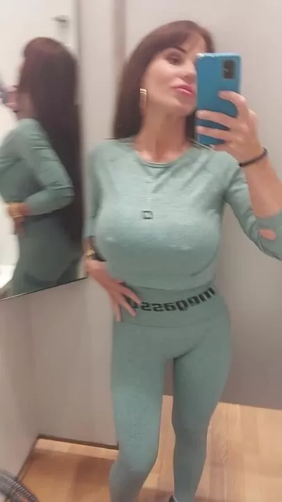 This married mom is craving a new cock, any volunteers