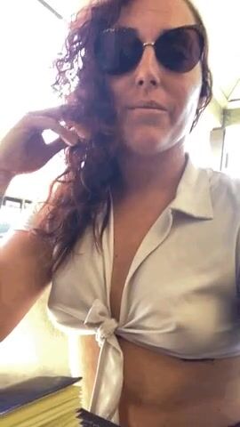 ishop porn cleavage  