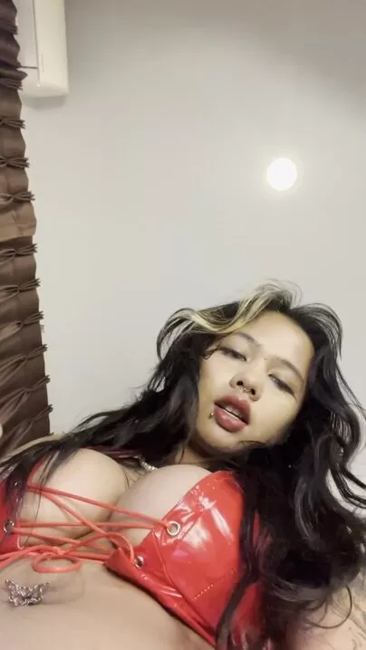 I bet you've never had your world rocked by an Asian Goth Girl before?