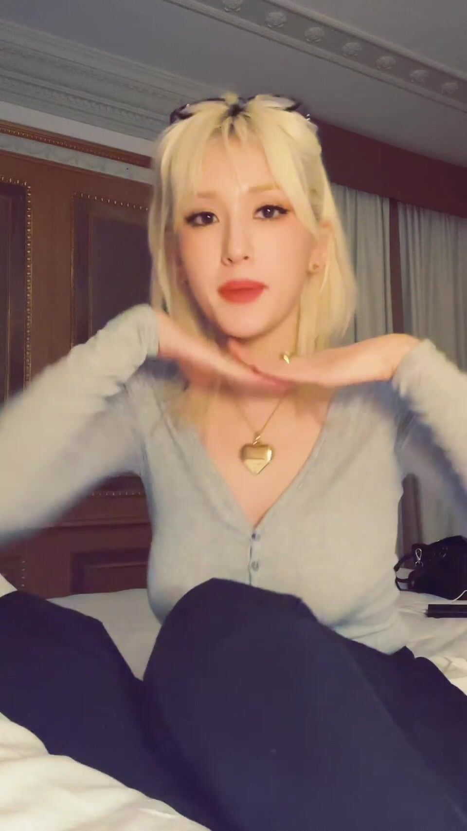 Jeon somi boobs
