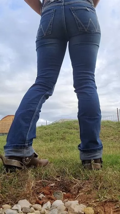 Cowgirls Pee all over the farm