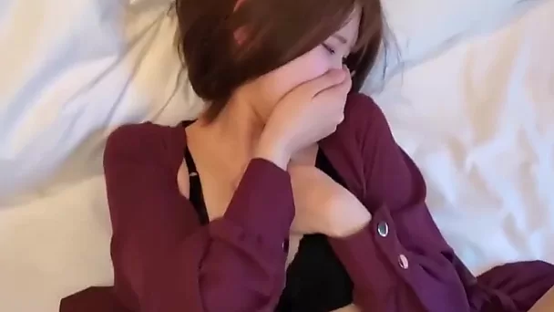 Young Japanese girlfriend gets fucked and creampied for the first time