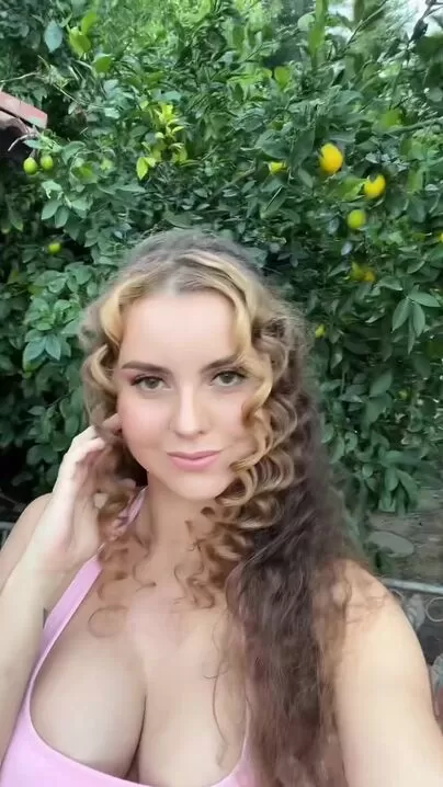 Come pick lemons with Jessie Rogers