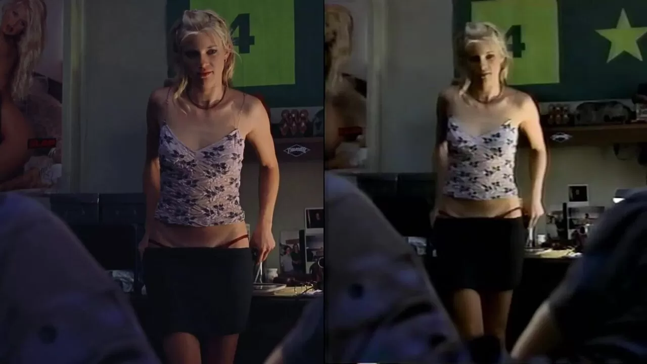 Amy Smart - Road Trip BluRay vs VHS open matte