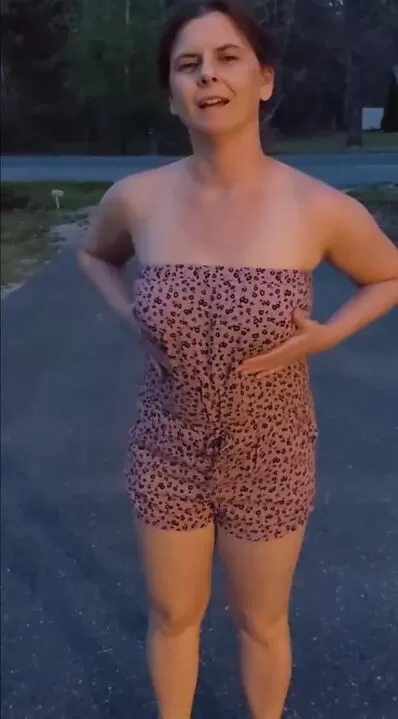 Average milf nextdoor flashing her tits