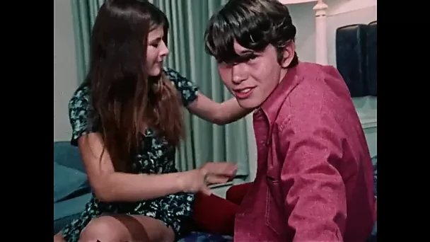 Vintage jaren 70 porno met ongeschoren jonge lul en poesje