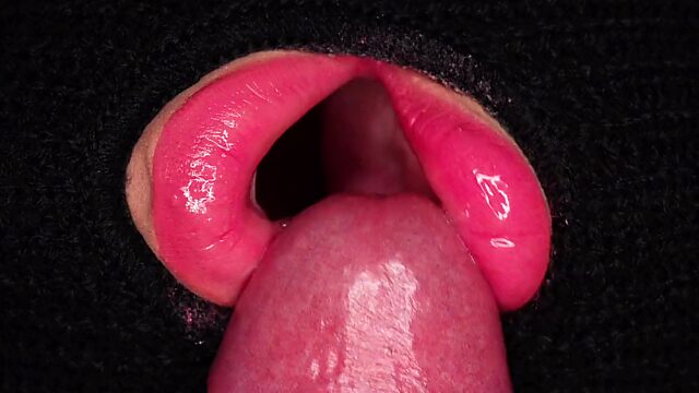 Tasty Lips cant go away without sucking on a juicy cock