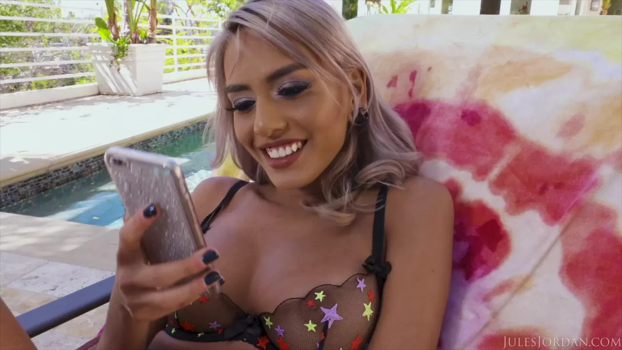 Janice Griffith gets a monster cock cumshot…