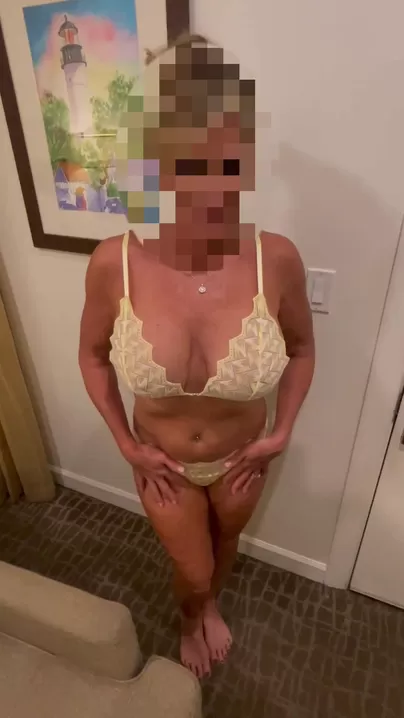 Late 40s MILF. Would you still fuck me?