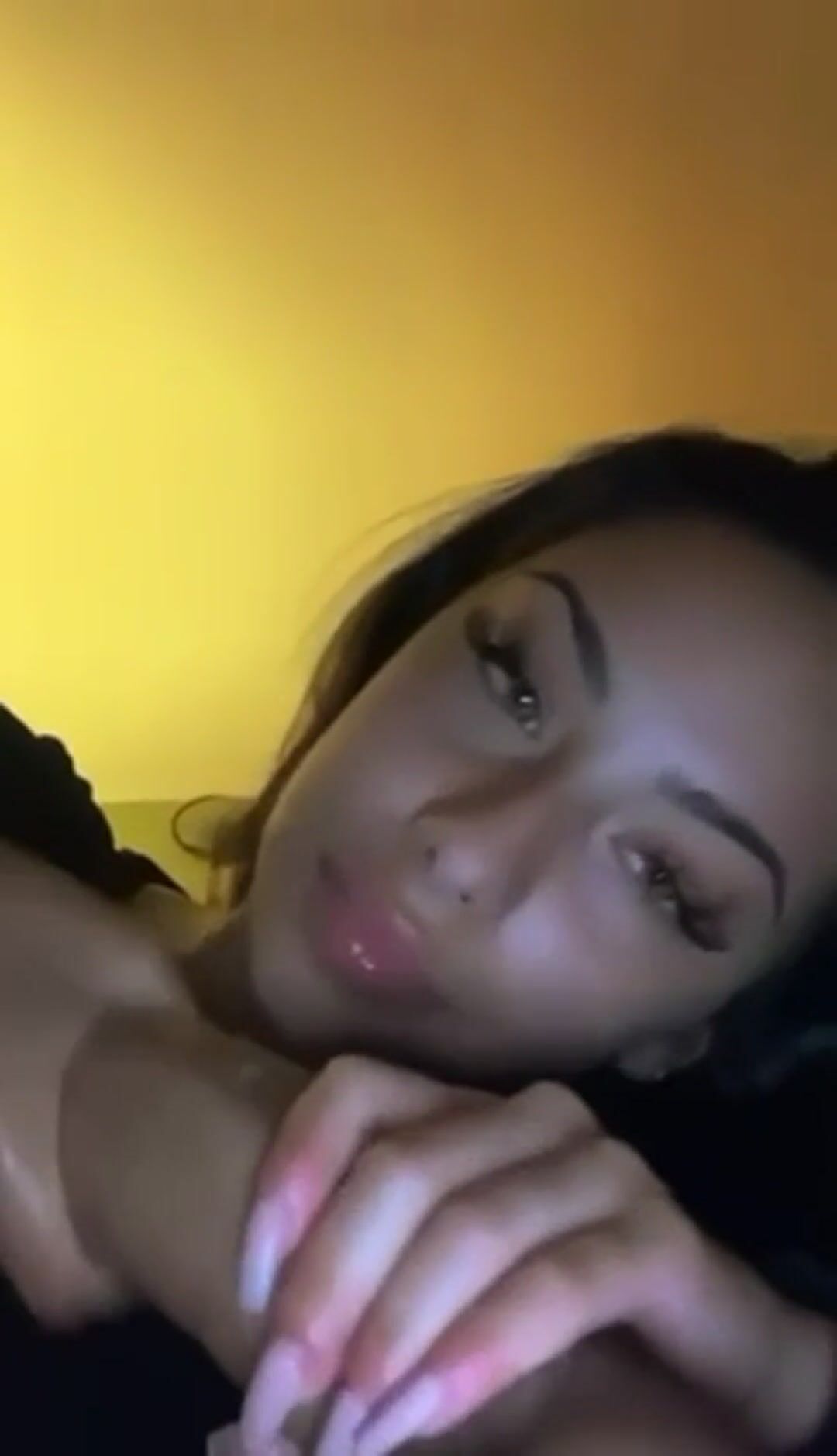 Goddess sucking a fat dick. 