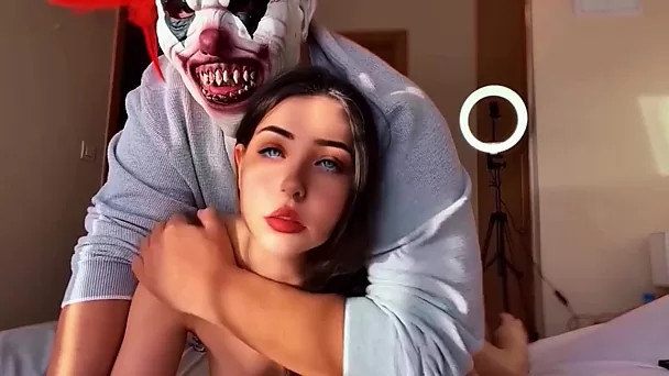 Hermanastra de ojos azules teniendo sexo con su hermano mayor recopilatorio video xxx