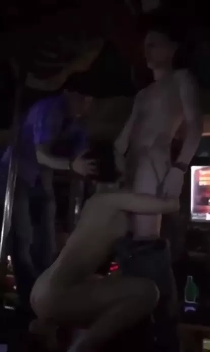 Blowjob in een nachtclub