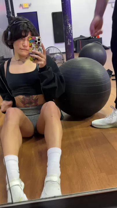 My gym crush caught me working out alone