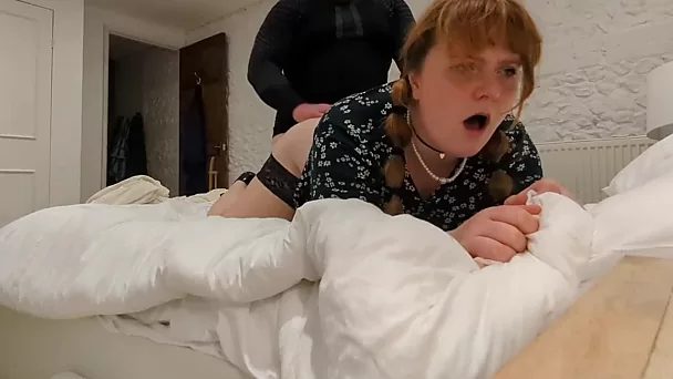 Puta gorda follada por el culo hasta el orgasmo tembloroso - porno amateur