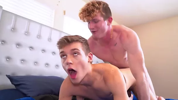 Stiefbroers Jack Bailey en Max Lorde verdrinken in gepassioneerde homo-perversies.
