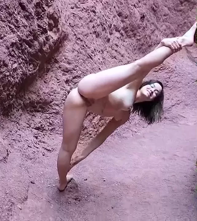 Nothing like some naked stretches to make a hike better!