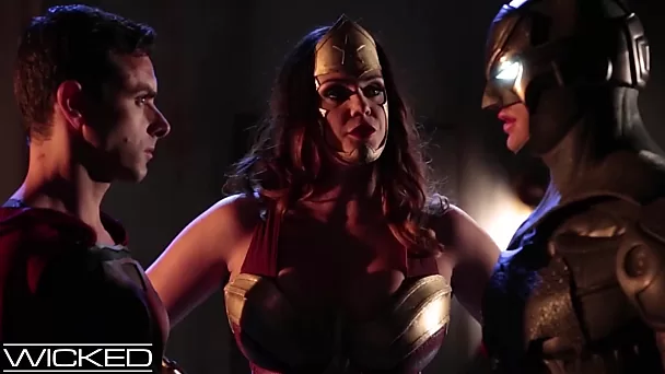 FANTASTIC THREESOME - Wonder Woman Banged by Superman and Batman